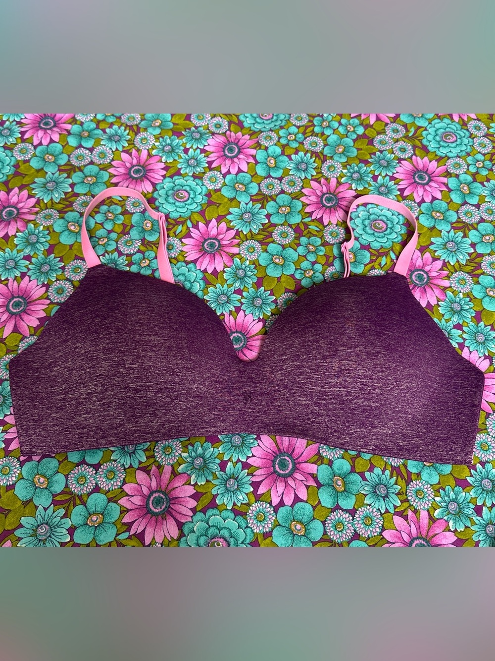 Victoria's Secret - 38B - Wire Free Seamless Bra